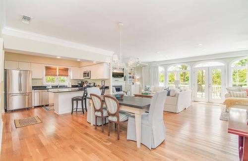 Debordieu Colony Casa | Spacious, Light-Filled Villa with Stunning Marsh Lake Views *Loafer's Glory*
