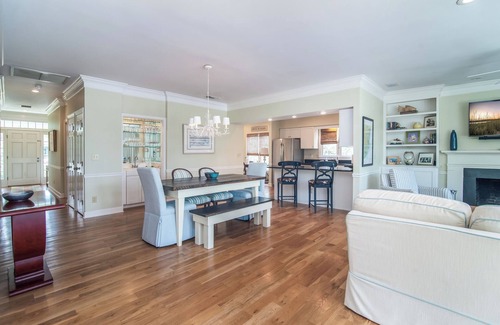 Debordieu Colony Casa | Spacious, Light-Filled Villa with Stunning Marsh Lake Views *Loafer's Glory*