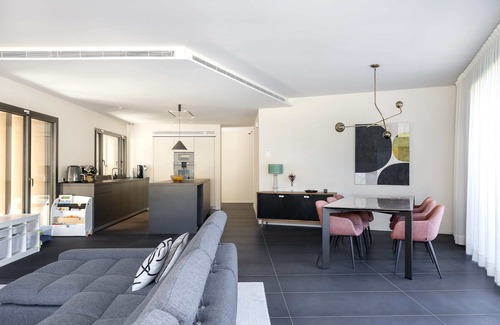 Sarria Casa | Spacious, Light-Filled Haven in Prestigious Sarria - Casa Grases