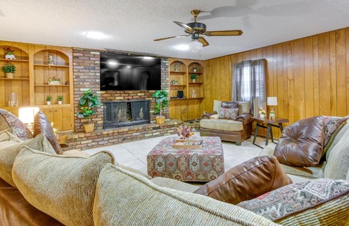 Little Rock Casa | Spacious Little Rock Home with Patio - 9 Mi to Dtwn!