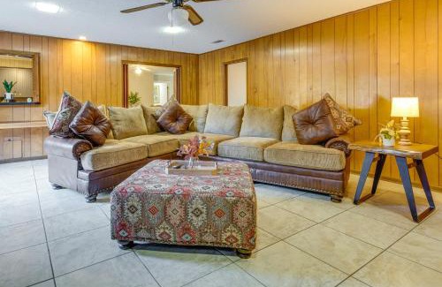 Little Rock Casa | Spacious Little Rock Home with Patio - 9 Mi to Dtwn!
