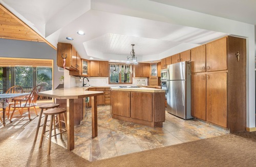 Paris Casa | Spacious Lodge directly on the Little Muskegon River