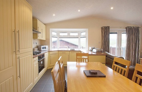 Tintagel Chalet De Esquí | Spacious lodge with one master double and two twin.