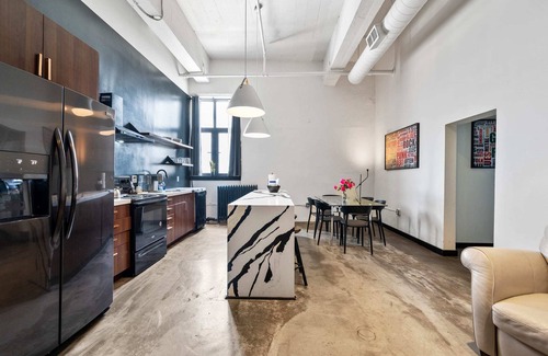 North Oakland Apartamento | Spacious Loft 2 bedroom in N Oakland 400, sleeps 8