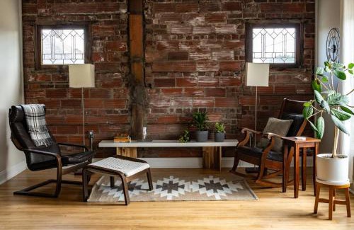 Euclid Casa | Spacious Loft Living