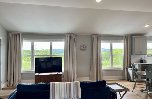 Watertown Apartamento | Spacious loft style apartment with gorgeous view