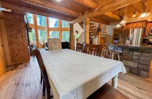 Tamarack Cabina | Spacious Log Cabin Near Tamarack w/ Hot Tub!