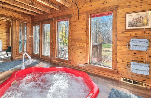 Burnips Cabina | Spacious Log Cabin on Golf Course, +Indoor Hot Tub