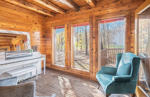Burnips Cabina | Spacious Log Cabin on Golf Course, +Indoor Hot Tub