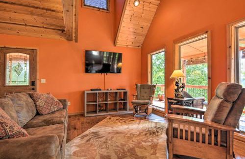 Eureka Springs Casa | Spacious Log Cabin with Fire Pit and Game Room!