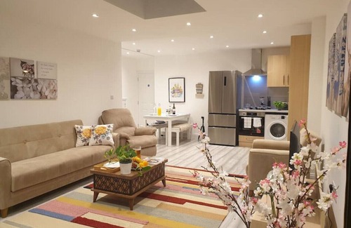 Putney Apartamento | Spacious London King bed Garden flat near parks, 35 mns from central London by tube