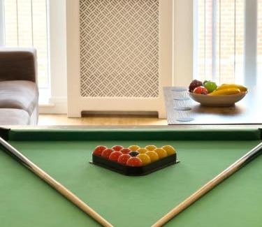 Shoreditch Apartamento | Spacious London Shoreditch 3BR 2 Baths, 2 Balconies,Giant 99" TV, Pool Table, PS4