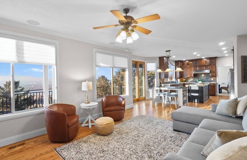 Draper Casa | Spacious/Lux 5-bedroom house close to slopes and what a view! in fabulous Draper