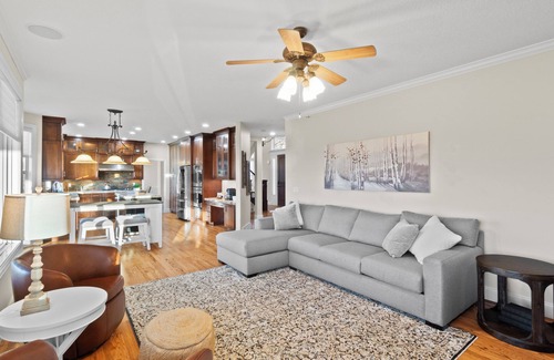 Draper Casa | Spacious/Lux 5-bedroom house close to slopes and what a view! in fabulous Draper