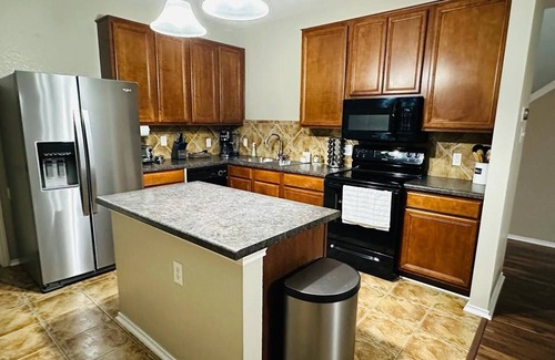 Round Rock Casa | Spacious Luxe Retreat for family and groups Austin