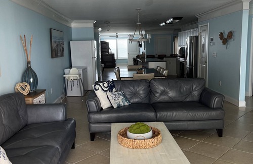 Crescent Beach Villa | 'NUEVA VILLA DE LUJO' Piscina, parrilla, bañera de hidromasaje, más de 2000 pies cuadrados de vida de lujo