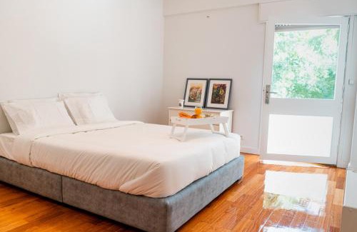 Foz do Douro Apartamento | Spacious, Luxurious, and Charming Apartment in Premium Porto Location with PARKING
