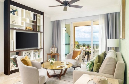 Punta Sam Complejo | Lujosa suite de 1 dormitorio frente al mar (1150 pies cuadrados) *PARA 4*