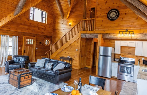 Oneonta Cabina | Lujosa, espaciosa cabaña privada cerca de Cooperstown