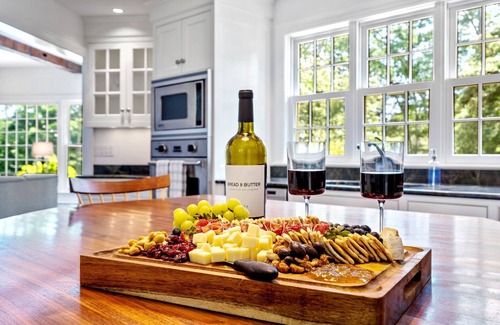 Cumberland Foreside Casa | Spacious & Luxurious, Ocean Access & Heated Pool, 15 Mins To Portland, Fire Pit