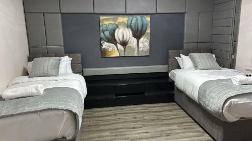 Wolverhampton Casa | Spacious Luxurious Serviced Accommodation 5