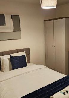 Wolverhampton Casa | Spacious Luxurious Serviced Accommodation 5