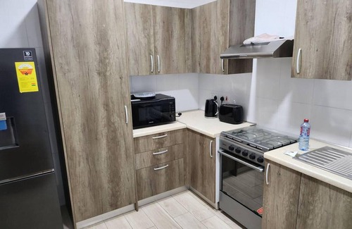 Tema Casa | Spacious Luxury 3bed Hse in Tema - Netflix, Wi-fi