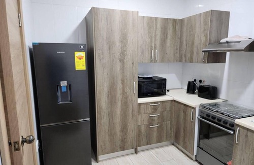 Tema Casa | Spacious Luxury 3bed Hse in Tema - Netflix, Wi-fi