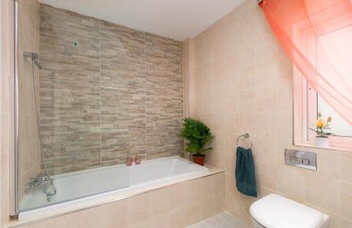 Zurrieq Apartamento | Spacious Luxury 3BR Apartment with Terrace & Open Views - Zurrieq, close to sea