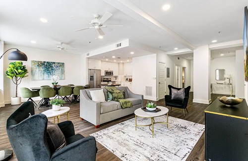 Central Business District Apartamento | Spacious Luxury: 4BR Condo Moments from French Quarter