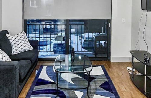 Uptown Condominio | Spacious Luxury Condo In Prime Location