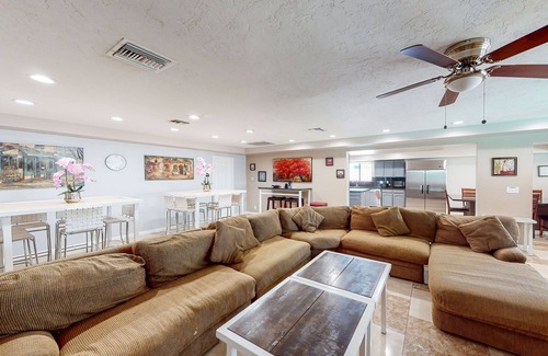 Las Vegas Casa | Spacious Luxury Elite Vista