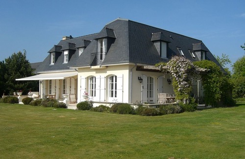 Epiniac Villa | Spacious , Luxury Villa, Directly Adjacent to First Fairway of Golf Course