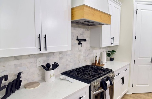Kenner - Louis Armstrong International Airport Casa | Spacious Luxury Home - 10 Mins to New Orleans