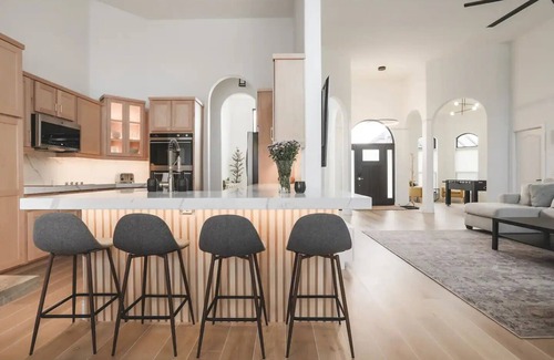 Drake Forest Casa | Spacious Luxury Stay