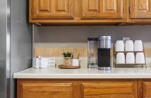 Allen Casa | Spacious master King Bed suite, & fast wi-fi, Mins to convention center
