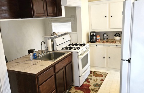Joslyn Castle Apartamento | Spacious Midtown duplex near UNMC, Blackstone, Creighton, 2 bedrooms, 2nd floor