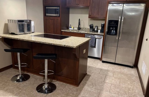 Maplewood Casa | Spacious MIL Suite near 3M