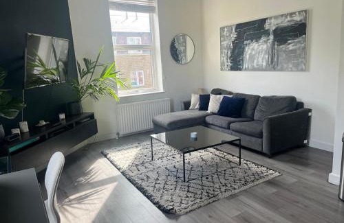 Bow Apartamento | Spacious modern 1-bed apartment near Victoria Park & London Stadium