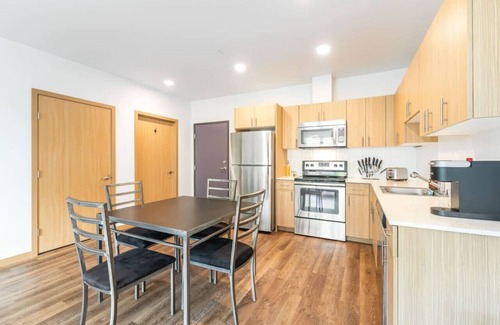 Downtown Apartamento | Spacious Modern 1BR 1BA | Downtown Redmond - 2