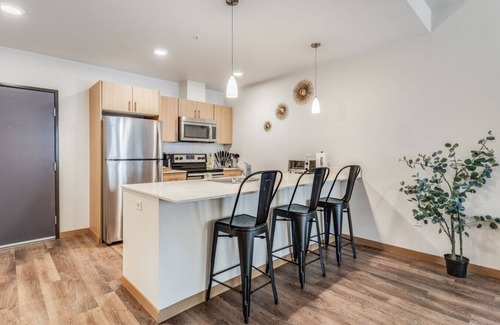 Downtown Apartamento | Spacious Modern 1BR 1BA | Downtown Redmond - 2
