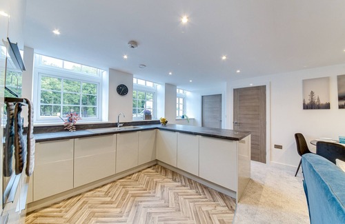 Worksop Casa | Spacious & Modern 2-Bedroom House