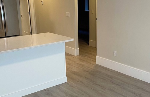 Highland Casa | Spacious & Modern 2-Bedroom Basement Apartment w/ Natural Light & Prime Location