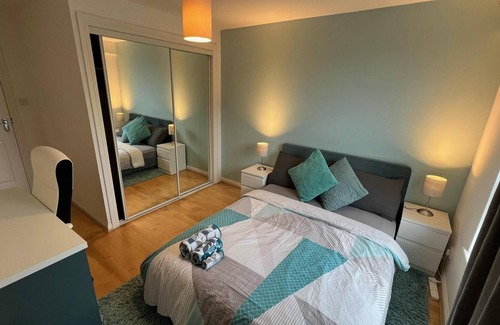Tradeston Apartamento | Spacious Modern 2BR Apartment Near City Center