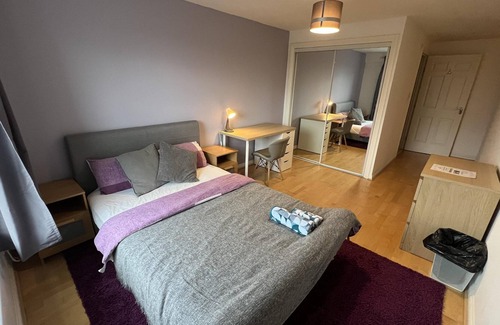 Tradeston Apartamento | Spacious Modern 2BR Apartment Near City Center