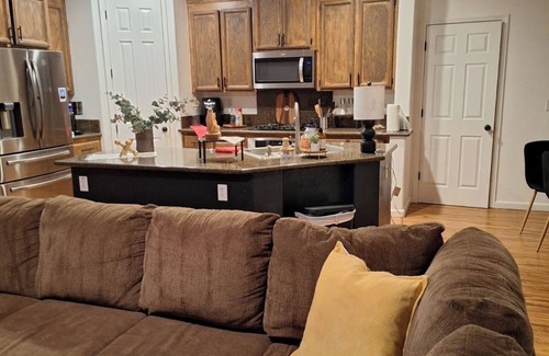 Roosevelt Casa | Spacious Modern 3 bedroom House Near Airport