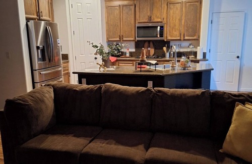 Roosevelt Casa | Spacious Modern 3 bedroom House Near Airport