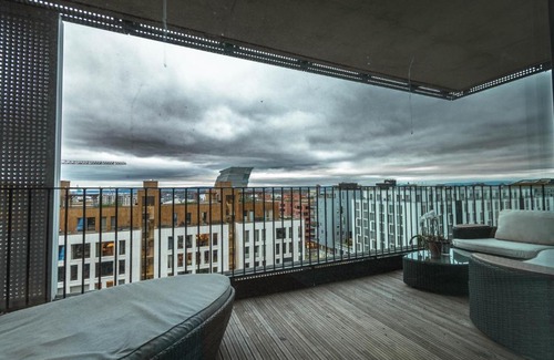 Bjørvika Apartamento | Spacious modern 3BR apartment at CENTRAL OSLO barcode