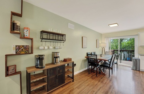 Wilmington Casa | Spacious modern 4-bedroom townhome in Wilmington, up to 10 people
