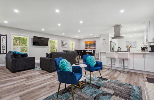 Decatur Casa | Spacious Modern 5 Bdrm,3 Bath, w/AirHockey,Foosball Table,HotTub &SUMMER:Pool
